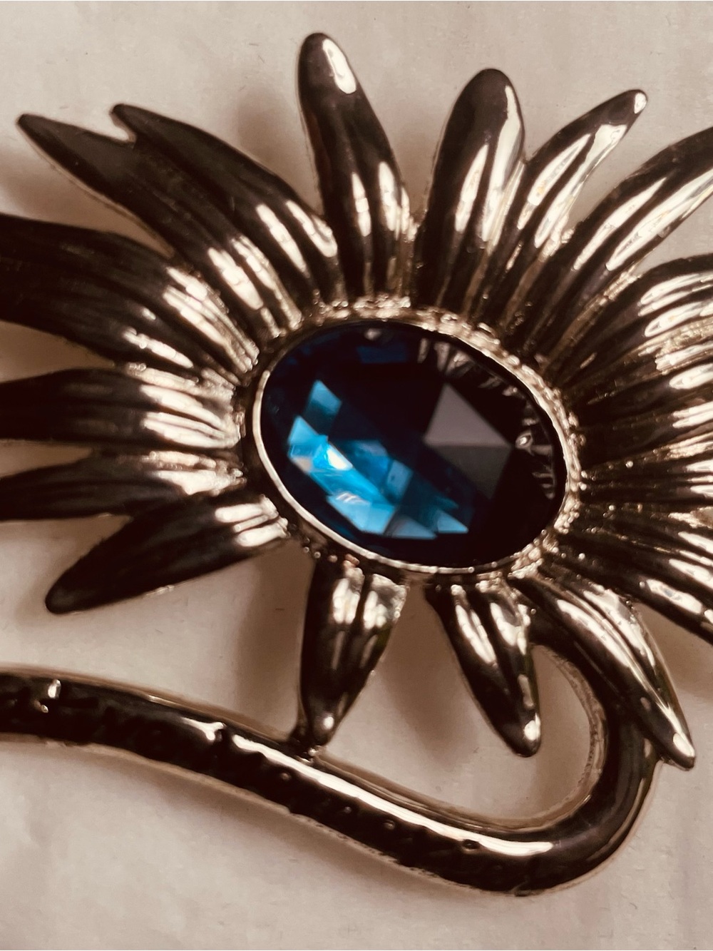 Creative Memories Silver-Tone Brooch with Blue Faceted Center Stone